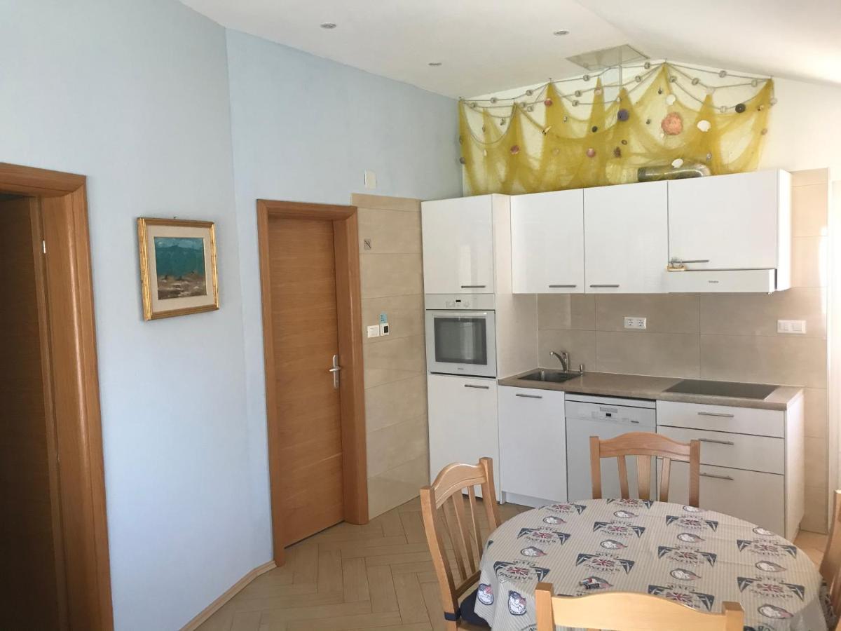 Apartment Klara Krk Town Eksteriør bilde