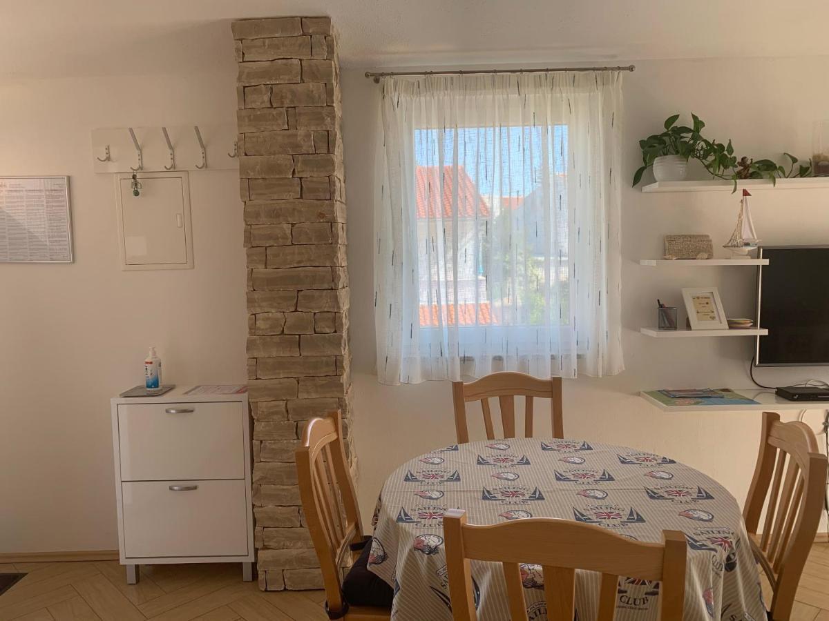 Apartment Klara Krk Town Eksteriør bilde